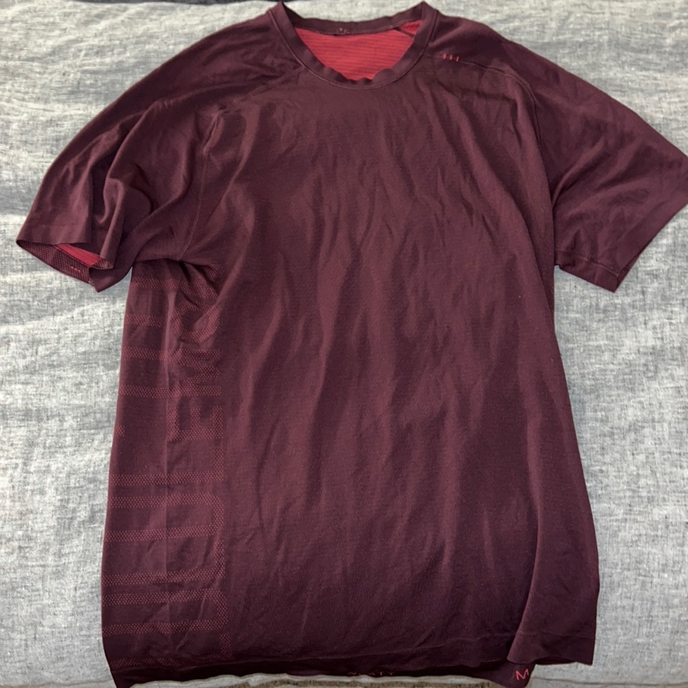 Lululemon mens metal vent tech M